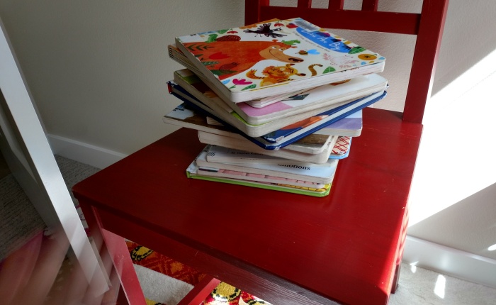 No TV Or Screens For My Tots!?! Also, Checking out 30+ Library books for My 2 year old each week!!
